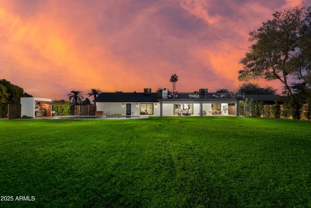 8701 E HIGHLAND Avenue, Scottsdale, AZ 85251