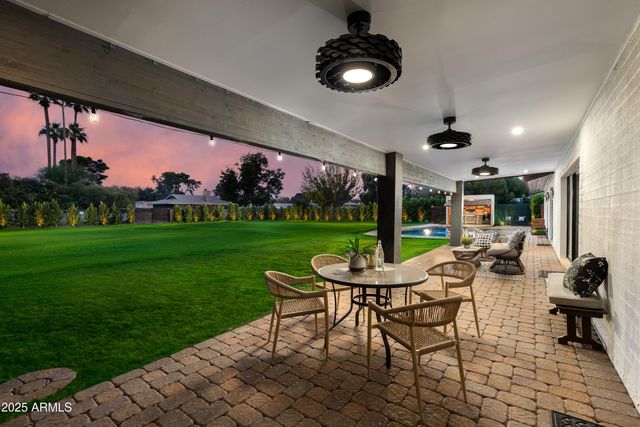 8701 E HIGHLAND Avenue, Scottsdale, AZ 85251