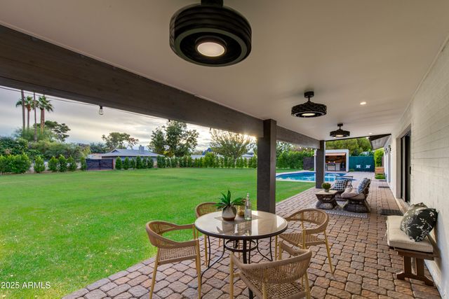 8701 E HIGHLAND Avenue, Scottsdale, AZ 85251