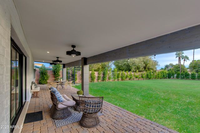 8701 E HIGHLAND Avenue, Scottsdale, AZ 85251