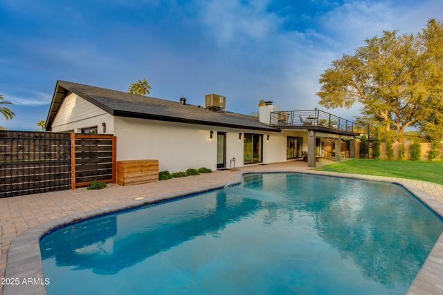 8701 E HIGHLAND Avenue, Scottsdale, AZ 85251