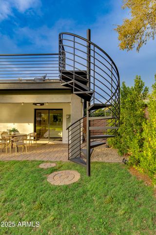 8701 E HIGHLAND Avenue, Scottsdale, AZ 85251