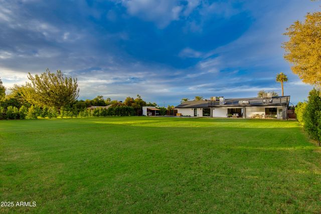 8701 E HIGHLAND Avenue, Scottsdale, AZ 85251