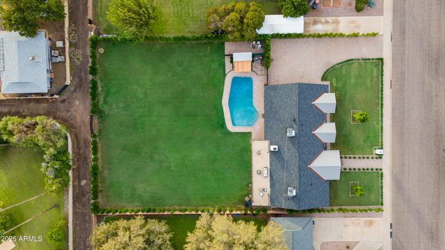 8701 E HIGHLAND Avenue, Scottsdale, AZ 85251