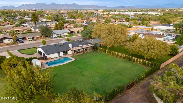 8701 E HIGHLAND Avenue, Scottsdale, AZ 85251