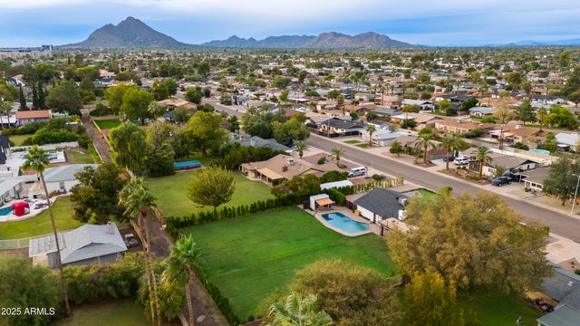 8701 E HIGHLAND Avenue, Scottsdale, AZ 85251