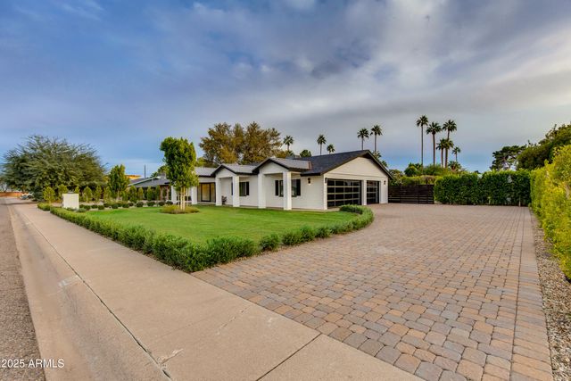 8701 E HIGHLAND Avenue, Scottsdale, AZ 85251