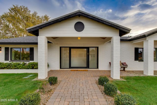 8701 E HIGHLAND Avenue, Scottsdale, AZ 85251