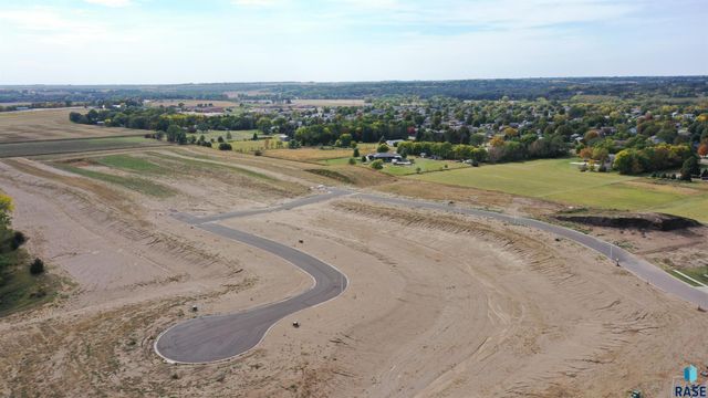 1200 S Oakland Cir Circle, Brandon, SD 57005