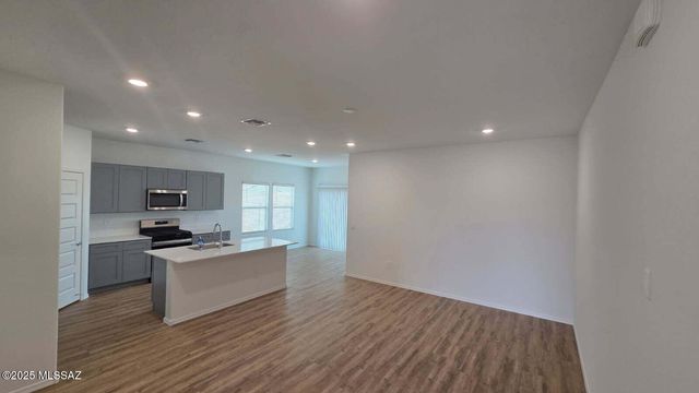 1092 S Nisbet Place, Vail, AZ 85641