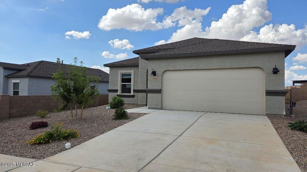 1092 S Nisbet Place, Vail, AZ 85641