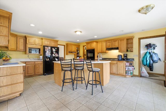 15 Moores Lane, Seabrook, NH 03874