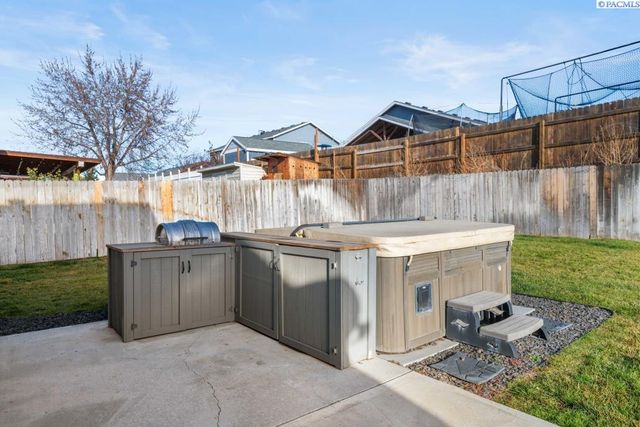 4115 Minorca Ln, Pasco, WA 99301
