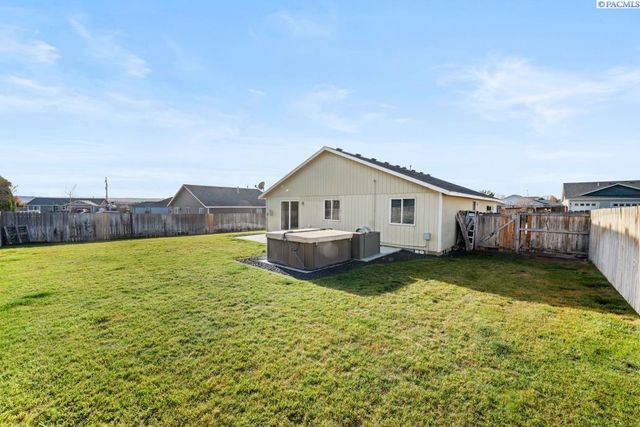 4115 Minorca Ln, Pasco, WA 99301