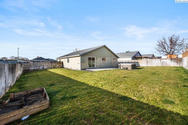 4115 Minorca Ln, Pasco, WA 99301