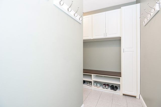 17 Stable Way, Medway, MA 02053