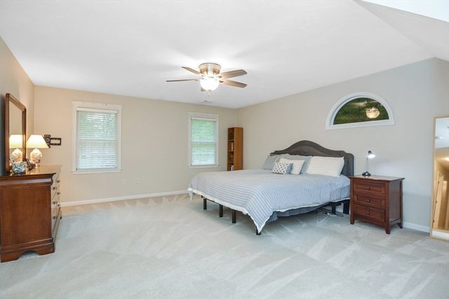 17 Stable Way, Medway, MA 02053