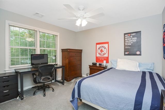 17 Stable Way, Medway, MA 02053