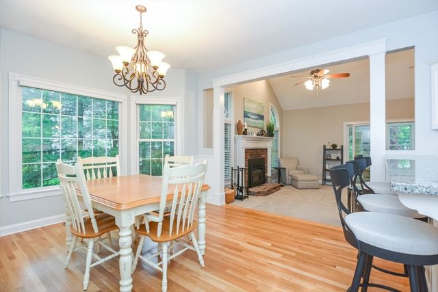 17 Stable Way, Medway, MA 02053