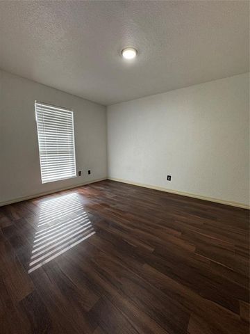 8100 Creekbend Drive 156, Houston, TX 77071