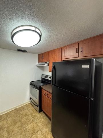 8100 Creekbend Drive 156, Houston, TX 77071