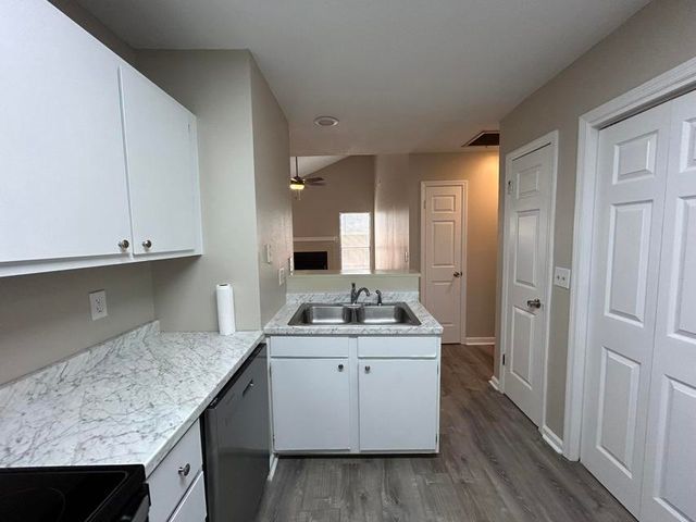 923 E Estates Boulevard Apt E, Charleston, SC 29414