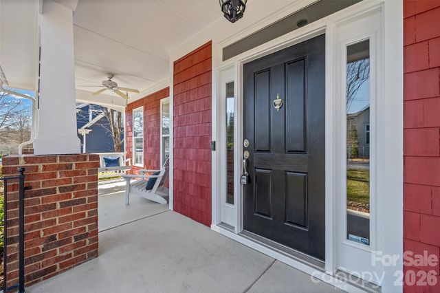 1039 Hunters Run Drive, Tega Cay, SC 29708