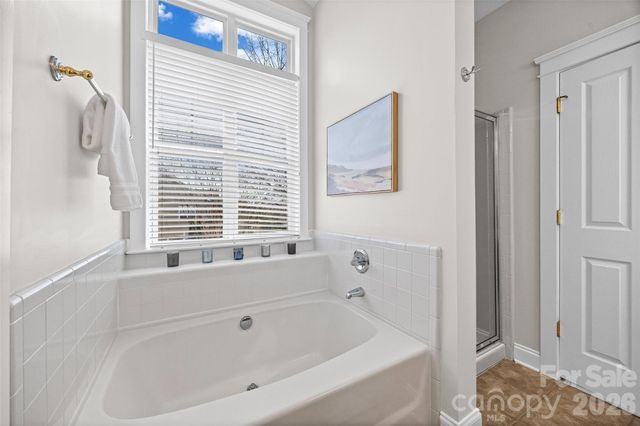 1039 Hunters Run Drive, Tega Cay, SC 29708