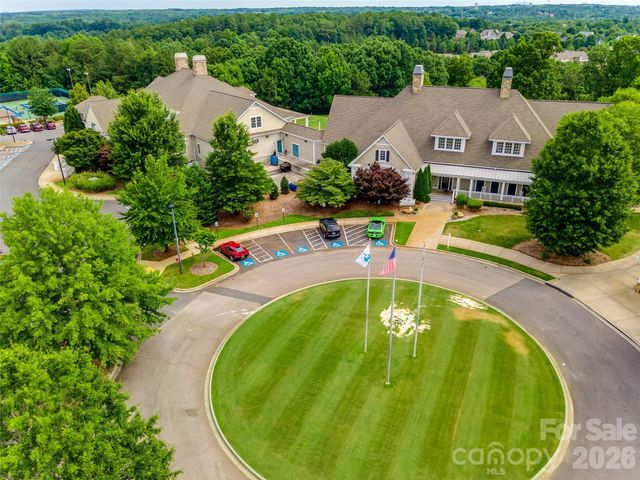 1039 Hunters Run Drive, Tega Cay, SC 29708