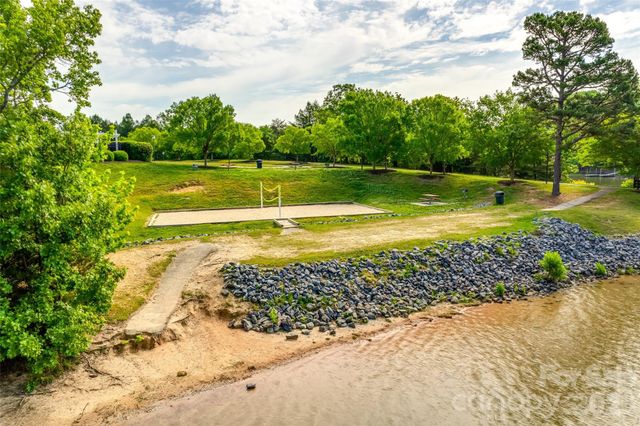 1039 Hunters Run Drive, Tega Cay, SC 29708