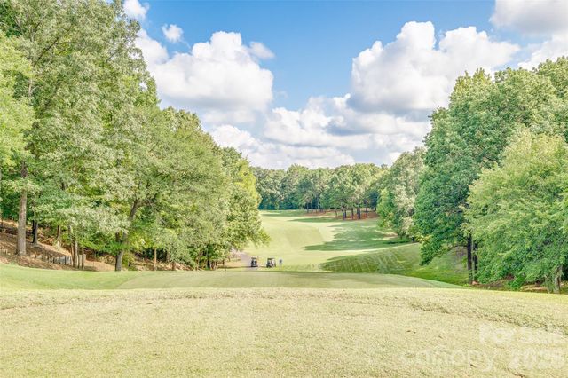 1039 Hunters Run Drive, Tega Cay, SC 29708