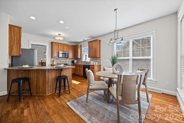 1039 Hunters Run Drive, Tega Cay, SC 29708