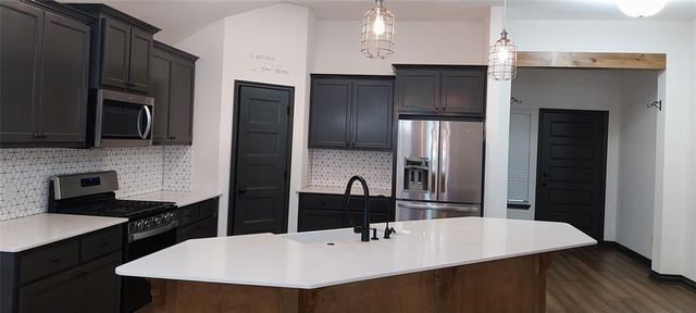 18641 Vivo Drive, Edmond, OK 73012