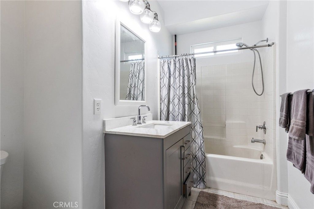 Image 32 of property listing at 6728 Susan Street, Bakersfield, CA 93308