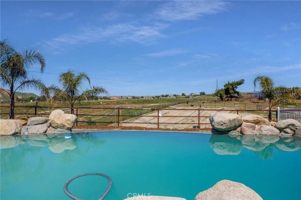 Image 38 of property listing at 6728 Susan Street, Bakersfield, CA 93308