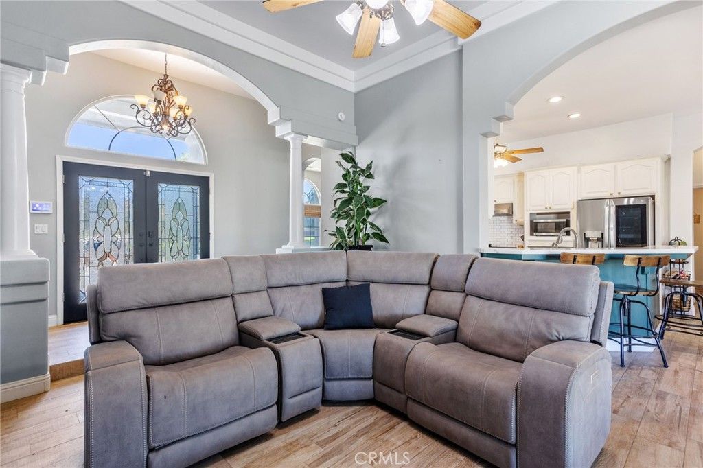 Image 6 of property listing at 6728 Susan Street, Bakersfield, CA 93308