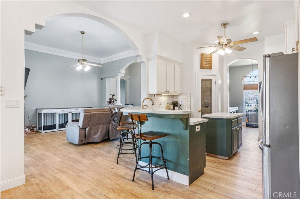 Image 8 of property listing at 6728 Susan Street, Bakersfield, CA 93308