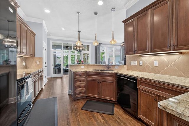 11644 S Carriage Road, Olathe, KS 66062