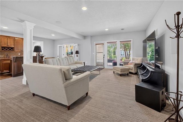11644 S Carriage Road, Olathe, KS 66062