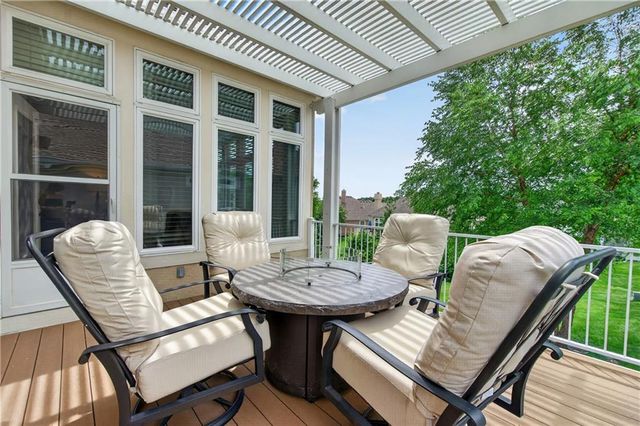 11644 S Carriage Road, Olathe, KS 66062