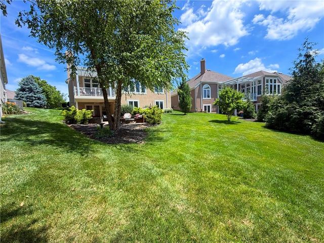 11644 S Carriage Road, Olathe, KS 66062