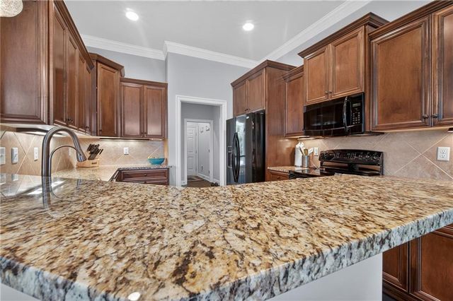 11644 S Carriage Road, Olathe, KS 66062