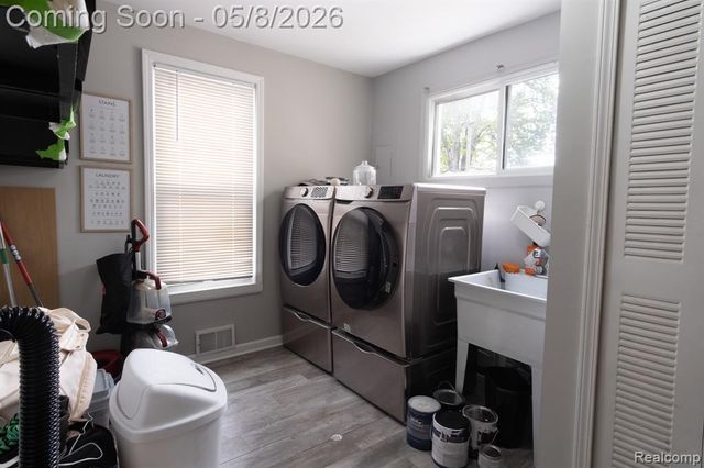 20804 Rensselaer Street, Farmington, MI 48336