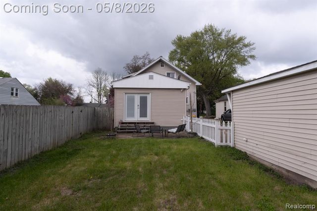 20804 Rensselaer Street, Farmington, MI 48336