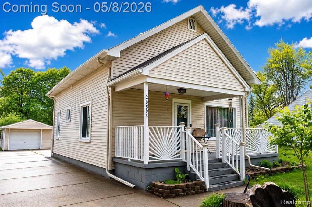 20804 Rensselaer Street, Farmington, MI 48336