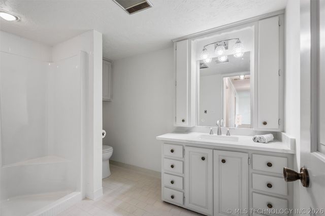 306 N Lombard Lane, Skiatook, OK 74070