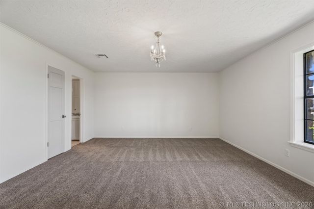 306 N Lombard Lane, Skiatook, OK 74070