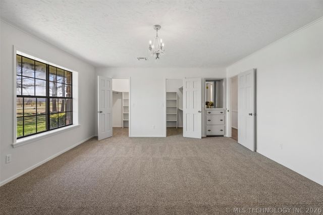 306 N Lombard Lane, Skiatook, OK 74070