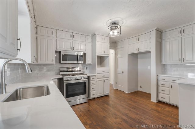 306 N Lombard Lane, Skiatook, OK 74070