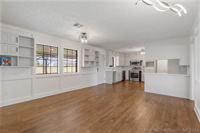 306 N Lombard Lane, Skiatook, OK 74070